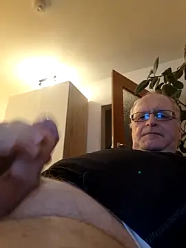 Milkasahne64 online show from March 24, 2026, 7:08 pm