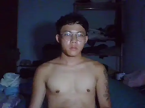 ZHIIz online show from October 9, 2025, 2:48 pm