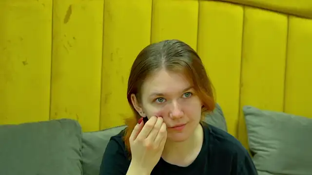 LessySmith online show from November 7, 2025, 4:18 pm