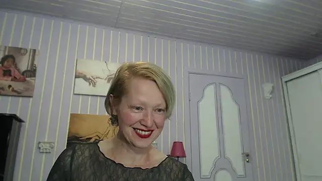 Snapshot of Marquise555 chatting on May 31, 2026, 5:42 pm Marquise555 online show from May 31, 2026, 5:42 pm