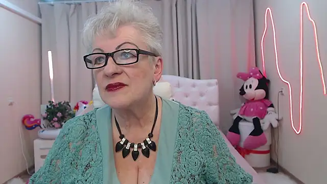 KayleSmoll online show from May 29, 2026, 6:39 pm