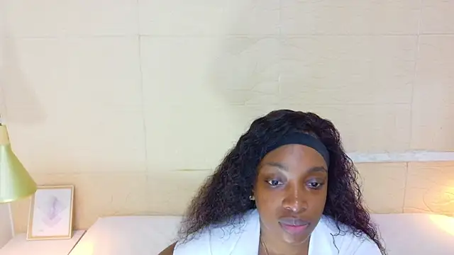 Snapshot of Shamiraa_moore chatting on October 8, 2025, 7:55 pm Shamiraa moore online show from October 8, 2025, 7:55 pm