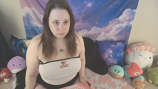 MilkyBunny online show from April 21, 2026, 3:39 pm