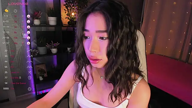 sensualily online show from September 18, 2025, 3:58 pm