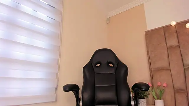 Esteff  o2 online show from March 7, 2025, 10:43 pm