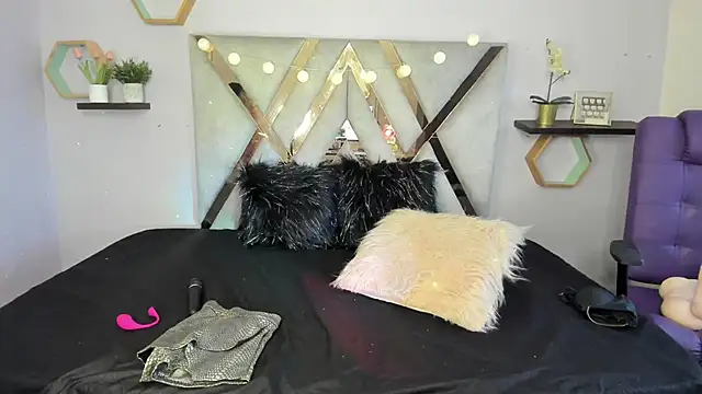 Esteff  o2 online show from March 19, 2025, 7:38 pm