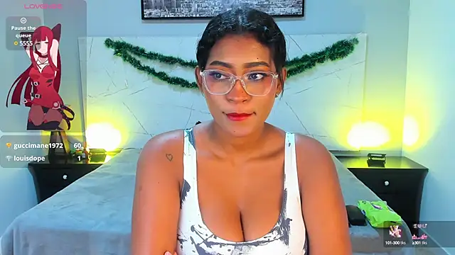 Snapshot of LAYLATAYLOR_ chatting on December 18, 2024, 9:04 am LAYLATAYLOR online show from December 18, 2024, 9:04 am