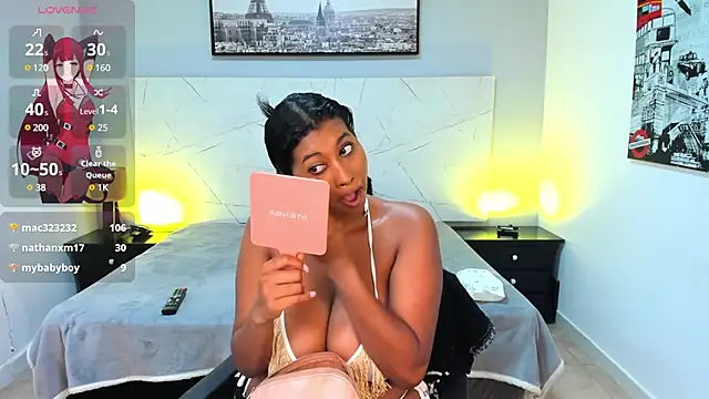 Snapshot of LAYLATAYLOR_ chatting on January 18, 2025, 12:24 am LAYLATAYLOR online show from January 18, 2025, 12:24 am