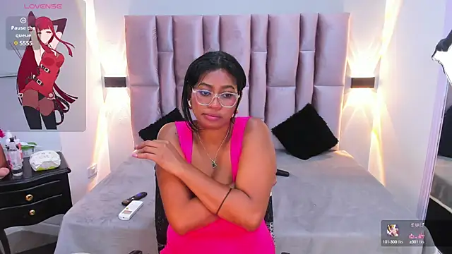 Snapshot of LAYLATAYLOR_ chatting on February 19, 2025, 1:39 pm LAYLATAYLOR online show from February 19, 2025, 1:39 pm