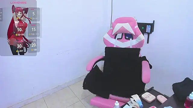 Snapshot of LAYLATAYLOR_ chatting on March 18, 2025, 2:36 am LAYLATAYLOR online show from March 18, 2025, 2:36 am