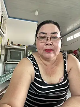 Snapshot of NDith chatting on May 7, 2026, 1:11 am NDith online show from May 7, 2026, 1:11 am