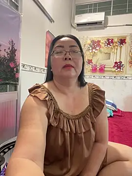 Snapshot of NDith chatting on June 13, 2026, 10:24 am NDith online show from June 13, 2026, 10:24 am