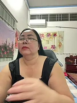 Snapshot of NDith chatting on July 6, 2026, 11:18 am NDith online show from July 6, 2026, 11:18 am