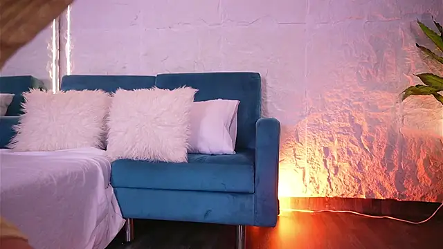 CailynBrowm online show from April 8, 2026, 4:23 am