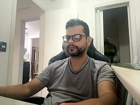 Snapshot of HornyBeachBoyBR chatting on June 15, 2026, 1:02 pm HornyBeachBoyBR online show from June 15, 2026, 1:02 pm