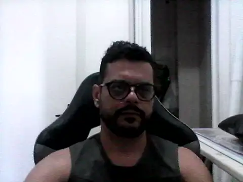 Snapshot of HornyBeachBoyBR chatting on August 1, 2026, 1:43 pm HornyBeachBoyBR online show from August 1, 2026, 1:43 pm