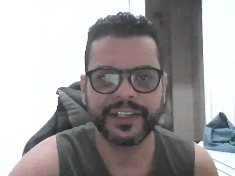 Snapshot of HornyBeachBoyBR chatting on August 3, 2026, 12:32 pm HornyBeachBoyBR online show from August 3, 2026, 12:32 pm