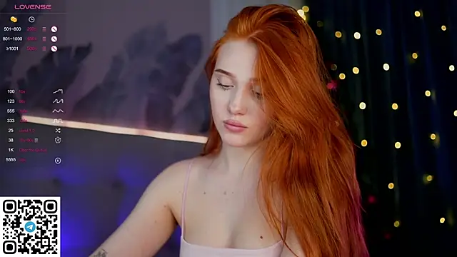 Snapshot of KleinGlif chatting on December 28, 2024, 12:13 pm KleinGlif online show from December 28, 2024, 12:13 pm