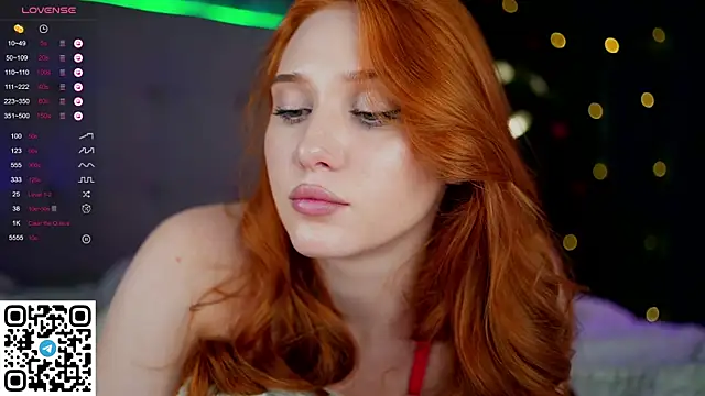 Snapshot of KleinGlif chatting on December 30, 2024, 12:09 pm KleinGlif online show from December 30, 2024, 12:09 pm