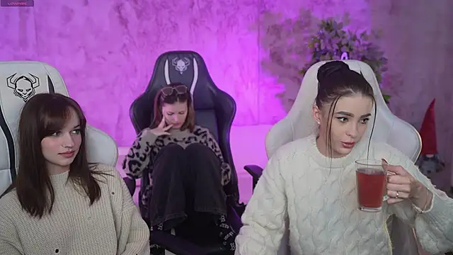 Snapshot of Brendi054 chatting on January 18, 2025, 11:43 am Brendi054 online show from January 18, 2025, 11:43 am