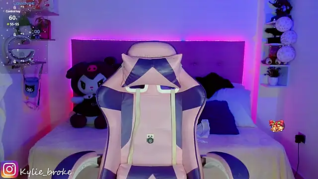 Snapshot of Kylie_brokee chatting on January 6, 2025, 3:09 am Kylie brokee online show from January 6, 2025, 3:09 am