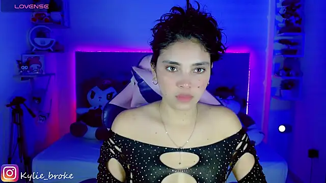 Snapshot of Kylie_brokee chatting on February 1, 2025, 9:08 pm Kylie brokee online show from February 1, 2025, 9:08 pm