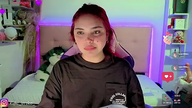 Snapshot of Kylie_brokee chatting on May 23, 2026, 12:16 am Kylie brokee online show from May 23, 2026, 12:16 am
