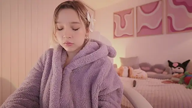 -SofiaCastillo- online show from February 24, 2025, 3:42 pm