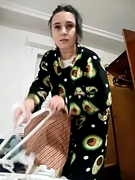 Juanamd1 online show from December 19, 2024, 11:29 am