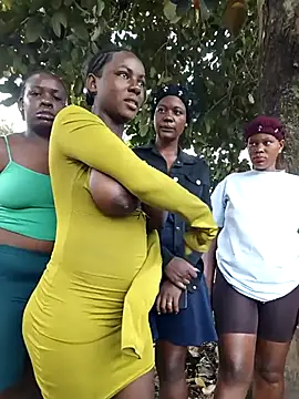 Snapshot of Xtra_bootie chatting on January 13, 2026, 7:24 am Xtra bootie online show from January 13, 2026, 7:24 am