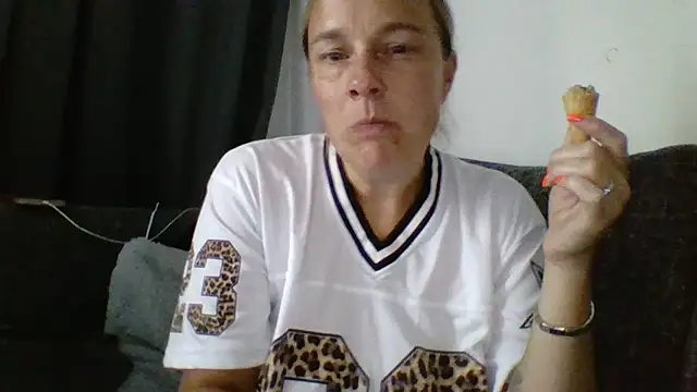 scrummymummy2 online show from July 13, 2026, 7:05 pm