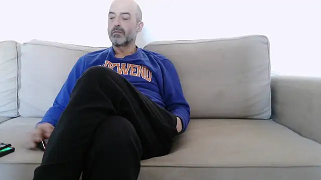 Snapshot of newsimo74 chatting on February 2, 2025, 8:57 am newsimo74 online show from February 2, 2025, 8:57 am