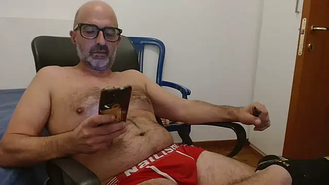 Snapshot of newsimo74 chatting on September 23, 2025, 6:11 pm newsimo74 online show from September 23, 2025, 6:11 pm