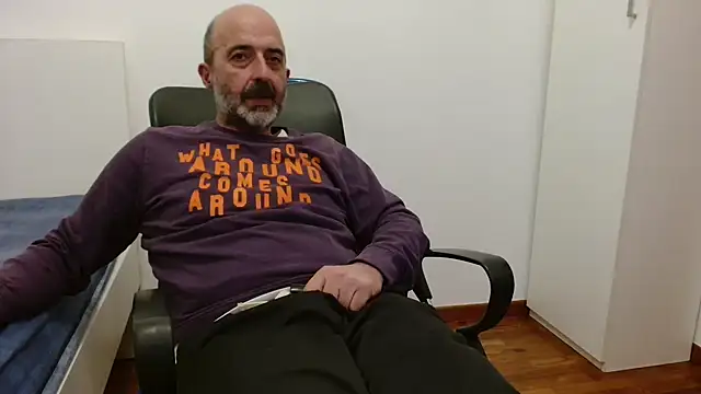 Snapshot of newsimo74 chatting on November 1, 2025, 7:16 pm newsimo74 online show from November 1, 2025, 7:16 pm