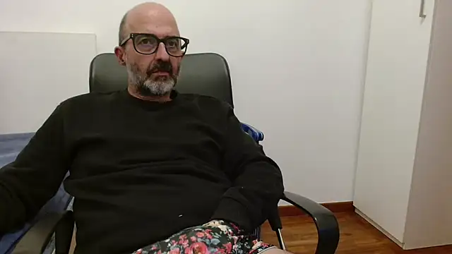 Snapshot of newsimo74 chatting on November 4, 2025, 7:13 pm newsimo74 online show from November 4, 2025, 7:13 pm