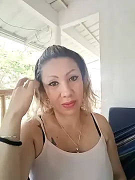 Snapshot of coral_smitth chatting on December 10, 2024, 9:22 pm coral smitth online show from December 10, 2024, 9:22 pm