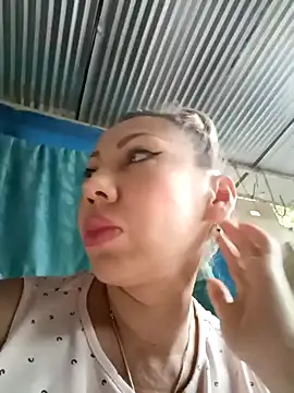 Snapshot of coral_smitth chatting on December 12, 2024, 9:48 pm coral smitth online show from December 12, 2024, 9:48 pm