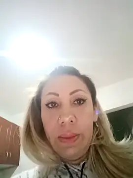 Snapshot of coral_smitth chatting on December 15, 2024, 8:47 pm coral smitth online show from December 15, 2024, 8:47 pm