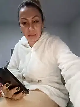Snapshot of coral_smitth chatting on January 25, 2025, 1:10 am coral smitth online show from January 25, 2025, 1:10 am