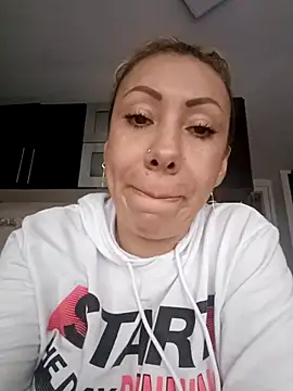 Snapshot of coral_smitth chatting on March 2, 2025, 10:38 pm coral smitth online show from March 2, 2025, 10:38 pm