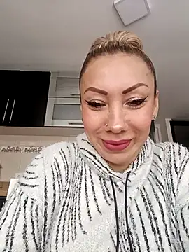Snapshot of coral_smitth chatting on March 20, 2025, 6:09 pm coral smitth online show from March 20, 2025, 6:09 pm