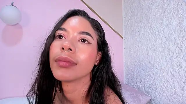 Snapshot of cate_martinez chatting on December 9, 2024, 9:06 am cate martinez online show from December 9, 2024, 9:06 am