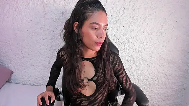 Snapshot of cate_martinez chatting on December 11, 2024, 5:53 am cate martinez online show from December 11, 2024, 5:53 am