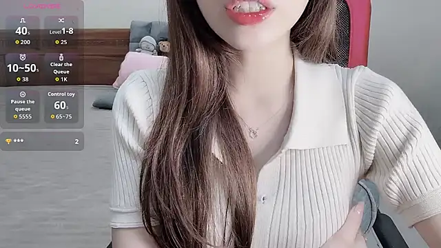 TrinhH Nabbi online show from November 13, 2025, 12:26 pm