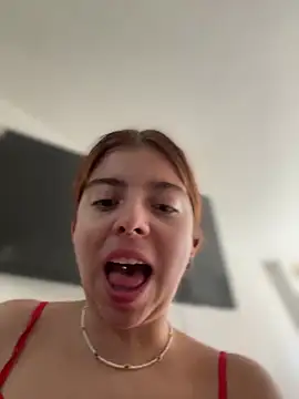 Snapshot of Cloew_Marz chatting on December 7, 2024, 5:20 pm Cloew Marz online show from December 7, 2024, 5:20 pm