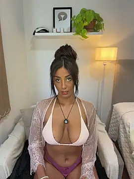 Brownfitbabyy online show from May 20, 2026, 12:22 pm