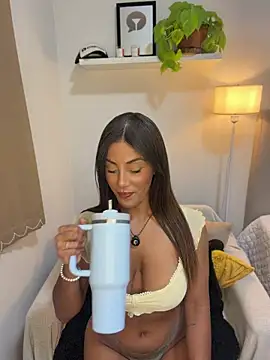Brownfitbabyy online show from May 27, 2026, 12:24 pm