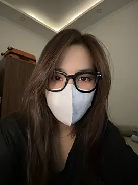 Snapshot of Lilisa_miu chatting on February 13, 2026, 4:25 pm Lilisa miu online show from February 13, 2026, 4:25 pm