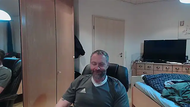 Snapshot of Rockburg chatting on March 25, 2026, 7:47 am Rockburg online show from March 25, 2026, 7:47 am