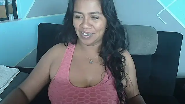 Snapshot of saggil23 chatting on July 12, 2026, 9:00 am saggil23 online show from July 12, 2026, 9:00 am